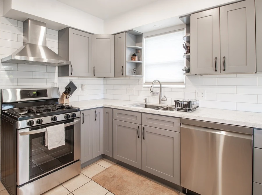 How Tile Contractors Ensure A Seamless Kitchen Remodel Phoenix AZ